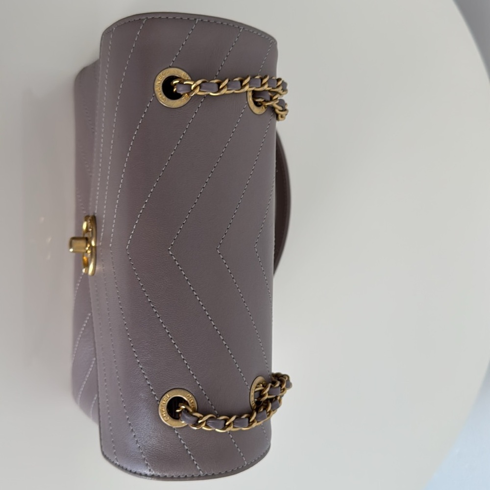 Chanel Grey-Taupe Chevron Leather Flap Bag Shoulder Crossbody Vintage Gold HW - Picture 4 of 17